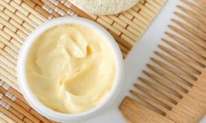 Best Hair Mask At Home: इस तरह से तुरंत बनाएँ हेयर मास्क और सिल्की शाइनिंग बाल पाएँ