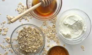 Oats For Skin: यहाँ से देखिए ओट्स हमारी त्वचा के लिए कितना फ़ायदेमंद हैं और इसके इस्तेमाल करने के तरीक़े