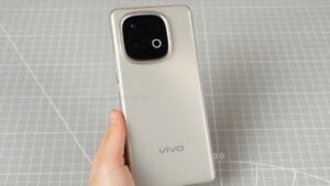 Vivo Y300 GT चीन में में हुआ लॉन्च, इसमें है 12GB रैम, 7620mAh की बड़ी बैटरी और 90W चार्जिंग