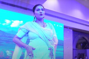 Haryanvi Song: Sapna Choudhary का धमाकेदार डांस ‘सुरमा’ में छाया हरियाणवी तड़का