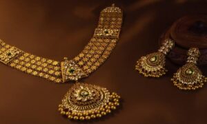 Gold Price Today: सोने की कीमतों में ठहराव, जानिए 22K और 24K का आज के दाम