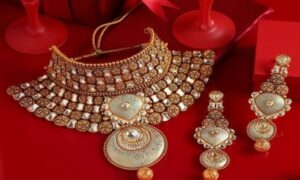 Gold Price Today: आज सोने के भाव में गिरावट से निवेशकों में हलचल, जानिए ताज़ा अपडेट