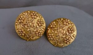 Gold Price Today: सोने की कीमत में आई हल्की नरमी, जानिए 24 कैरेट से लेकर 18 कैरेट तक सोने के दाम