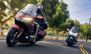 Honda GoldWing 50th Anniversary Edition भारत में लॉन्च! इतनी महंगी बाइक कि SUV भूल जाएंगे, देखें दमदार फीचर्स