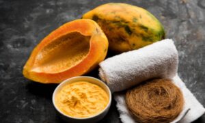 Papaya Face Pack: इस तरह से बनाएँ पपीते से फ़ेस पैक और चमकती त्वचा पाएँ
