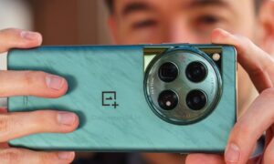 OnePlus 12 पर मिल रहा है ₹13,000 का डिस्काउंट, खरीदें ₹45,999 में और पाएं शानदार फीचर्स
