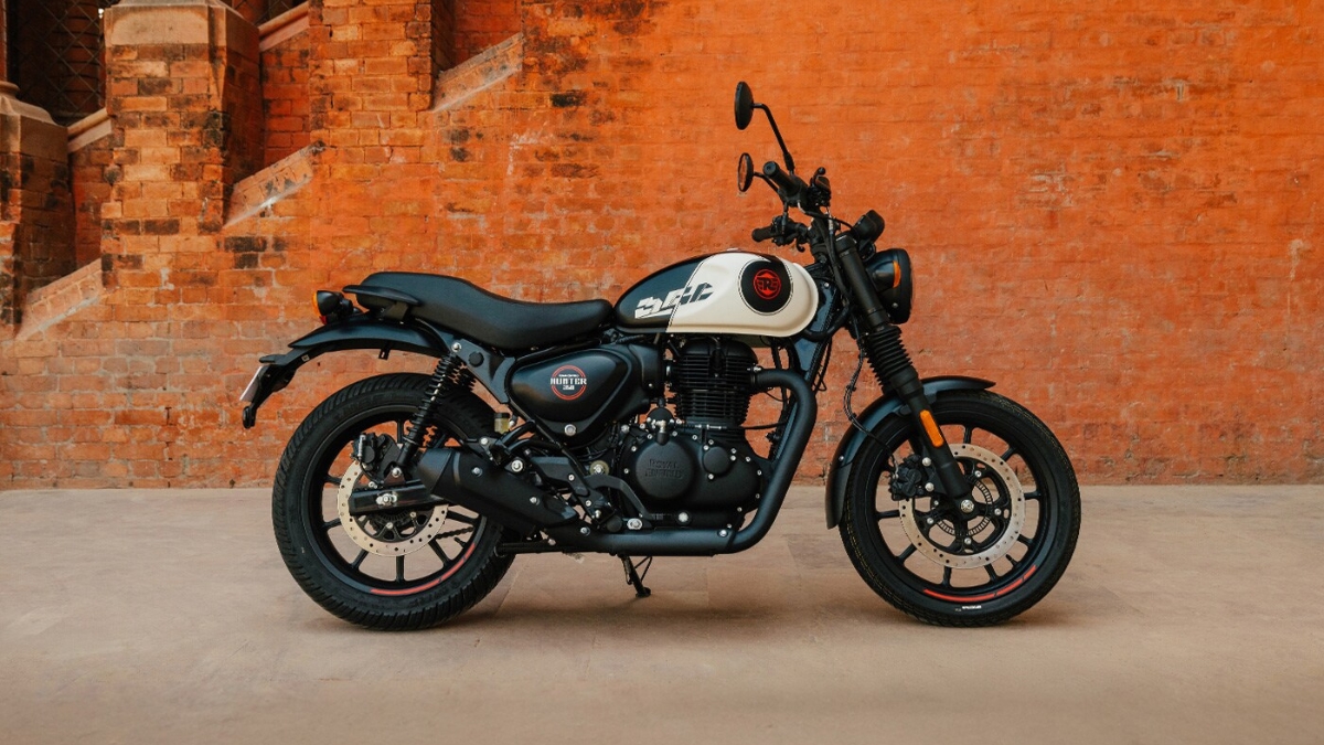 Royal Enfield Hunter 350 की खासियतें जानिए सिर्फ ₹1.50 लाख में दमदार लुक, 130kmph स्पीड और USB चार्जर जैसी खूबियाँ