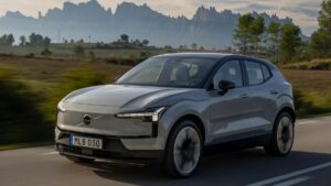 Volvo EX30: वोल्वो की सबसे छोटी और स्मार्ट इलेक्ट्रिक SUV, 474 km रेंज और लग्जरी फीचर्स के साथ जल्द होगी लॉन्च