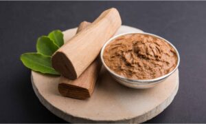 Neem and Besan Face Pack के कमाल से, स्किन बनेगी टाइट और दाग-धब्बे होंगे गायब