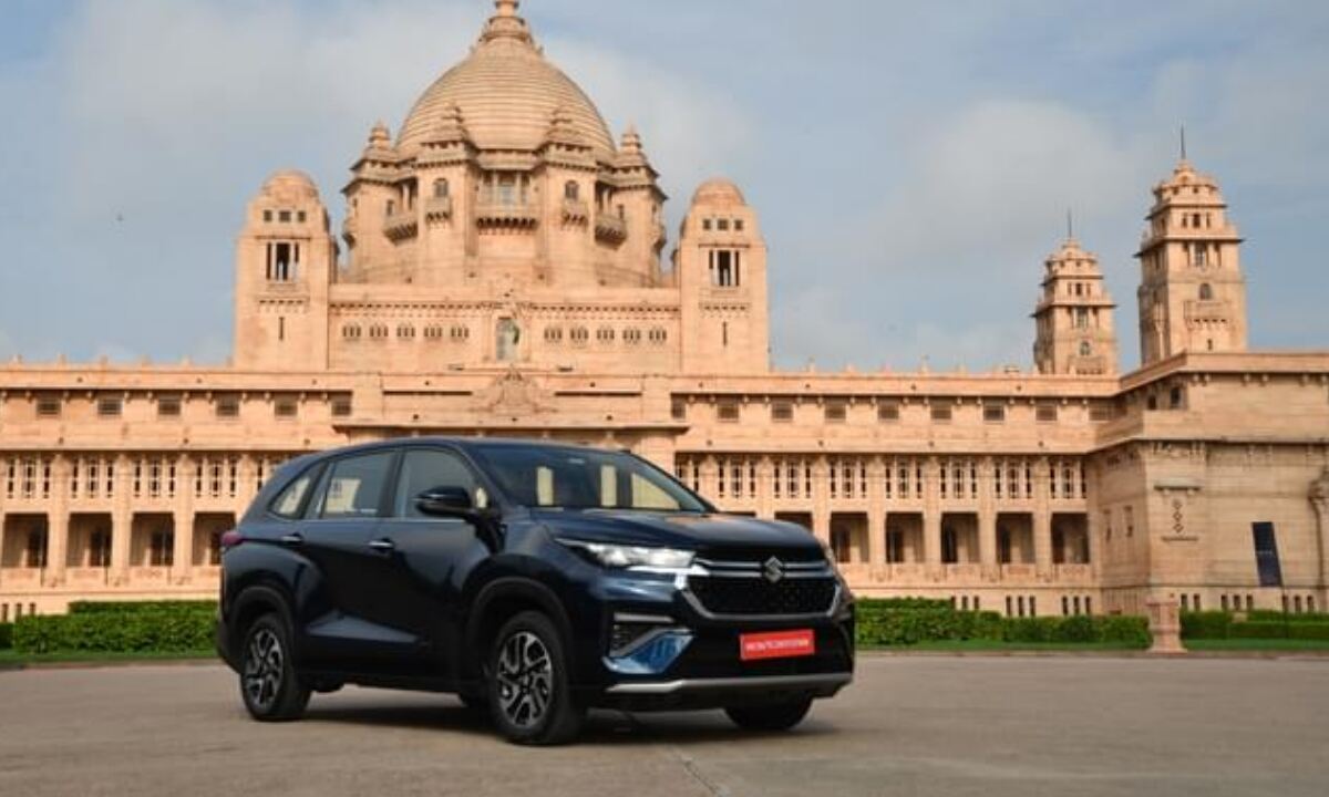 Maruti Invicto MPV discount