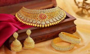 Gold Price Today: लगातार बदलावों के बीच आज गिरे सोने के दाम, निवेशकों को मिलेगी राहत