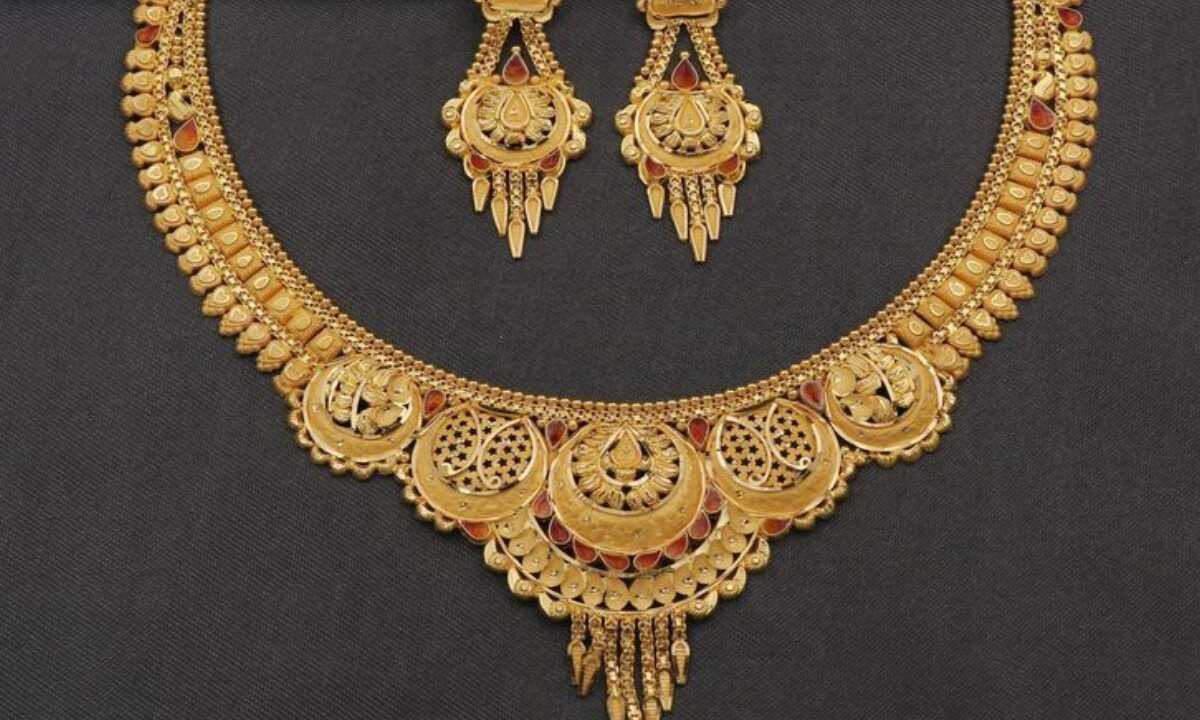 Gold prices fell today