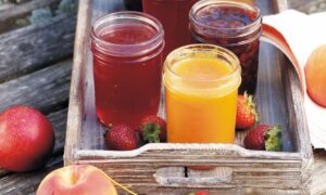 Homemade Fruit Jam: बिना प्रिज़र्वेटिव आसानी से घर पर बनाएँ टेस्टी फ्रूट जैम