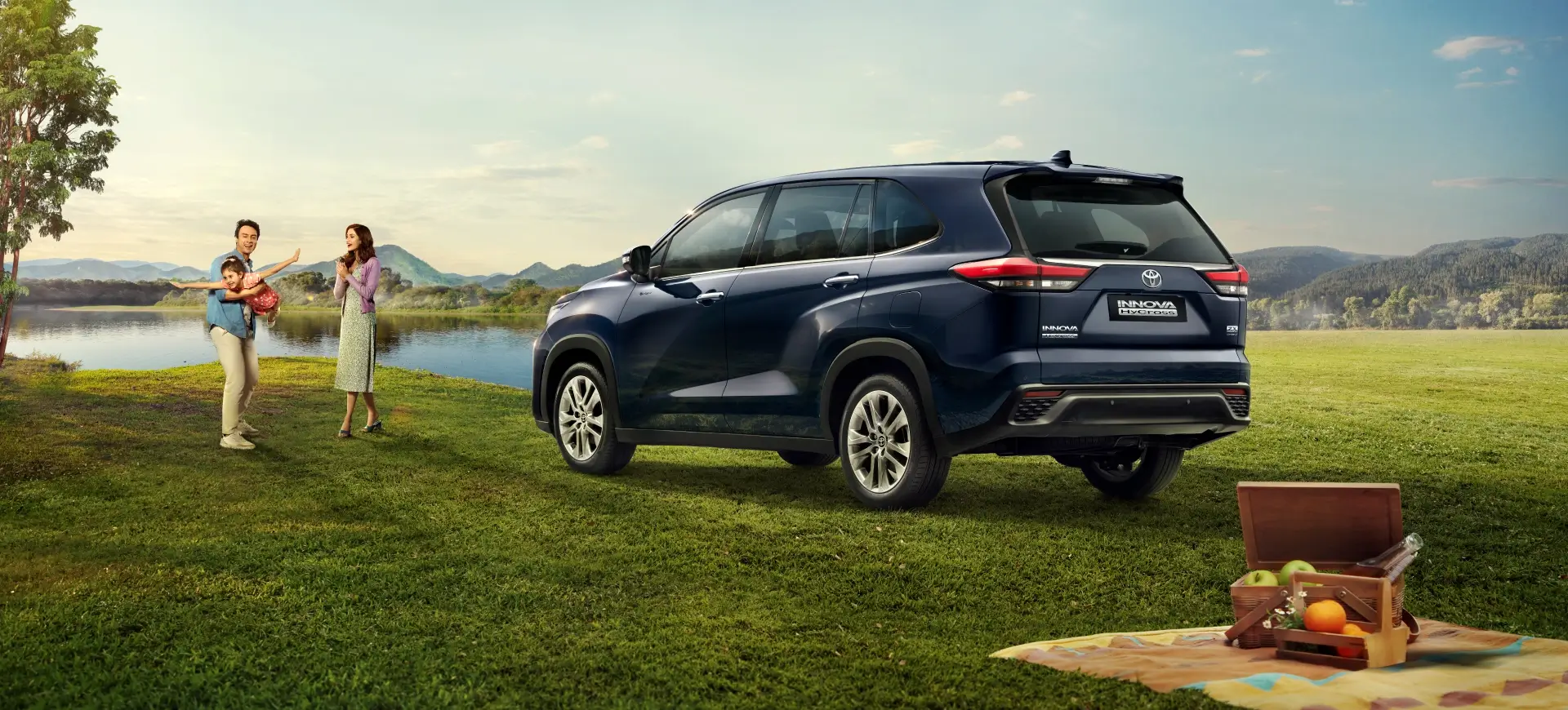 Toyota Innova Hycross